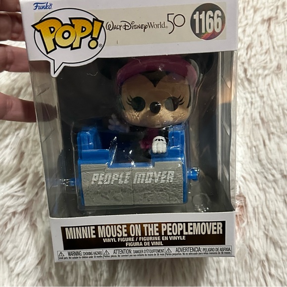 Pop Funko Minnie Mouse on the People mover figure new - Picture 3 of 5